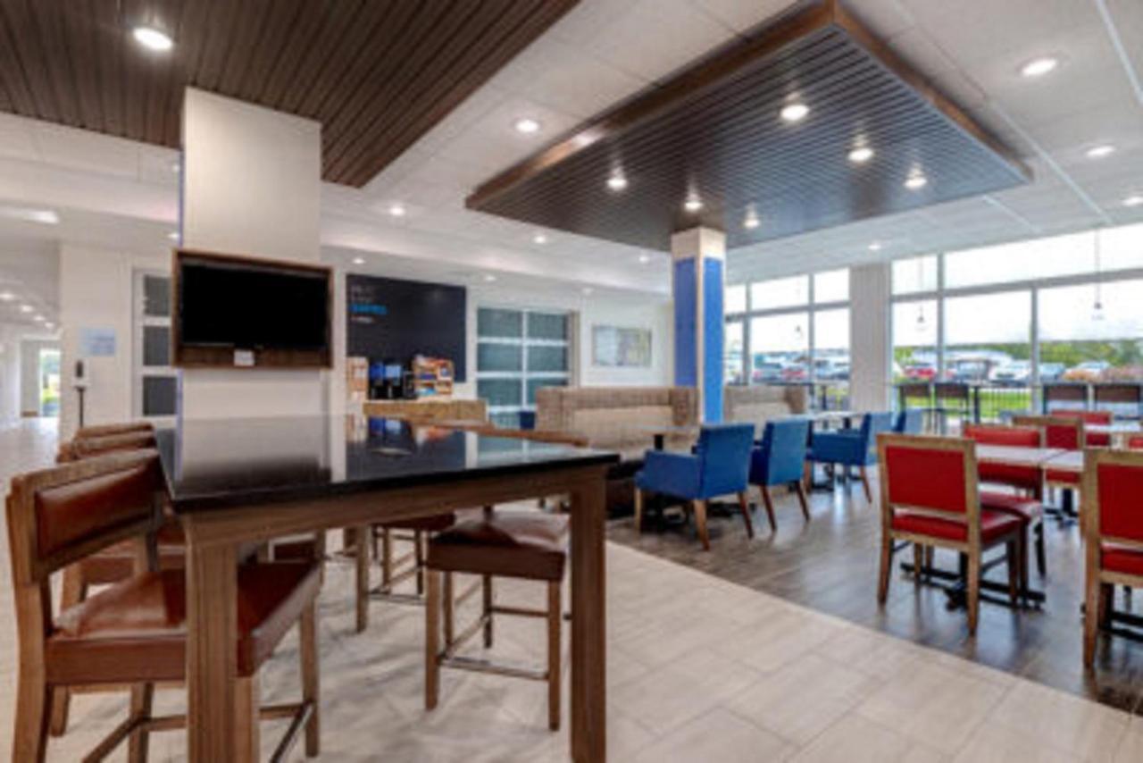 Holiday Inn Express & Suites - Grand Rapids South - Wyoming By Ihg المظهر الخارجي الصورة